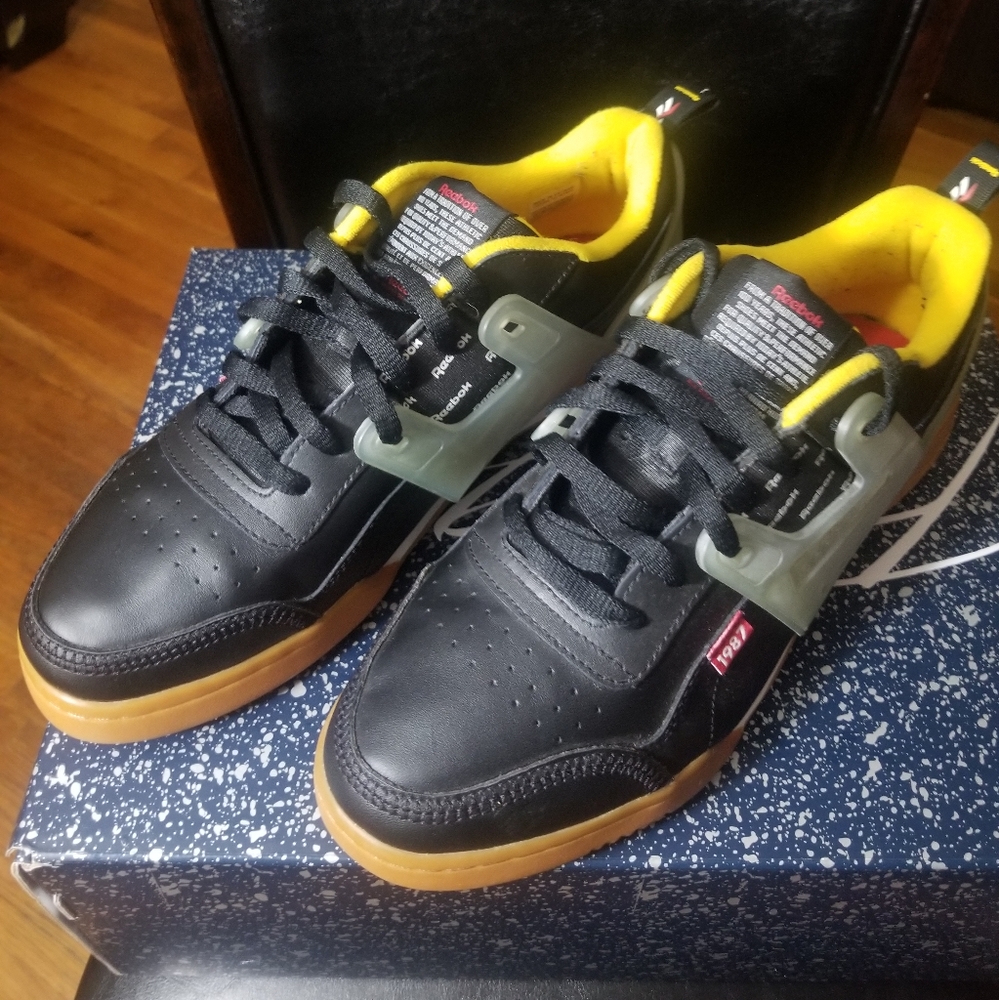 Reebok concept, size 11, black